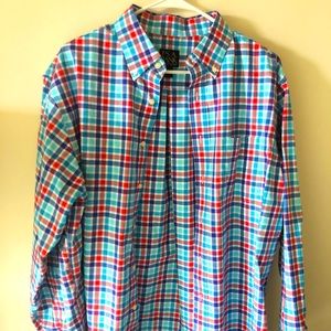 Joseph A Bank Men’s Button down Collar shirt.